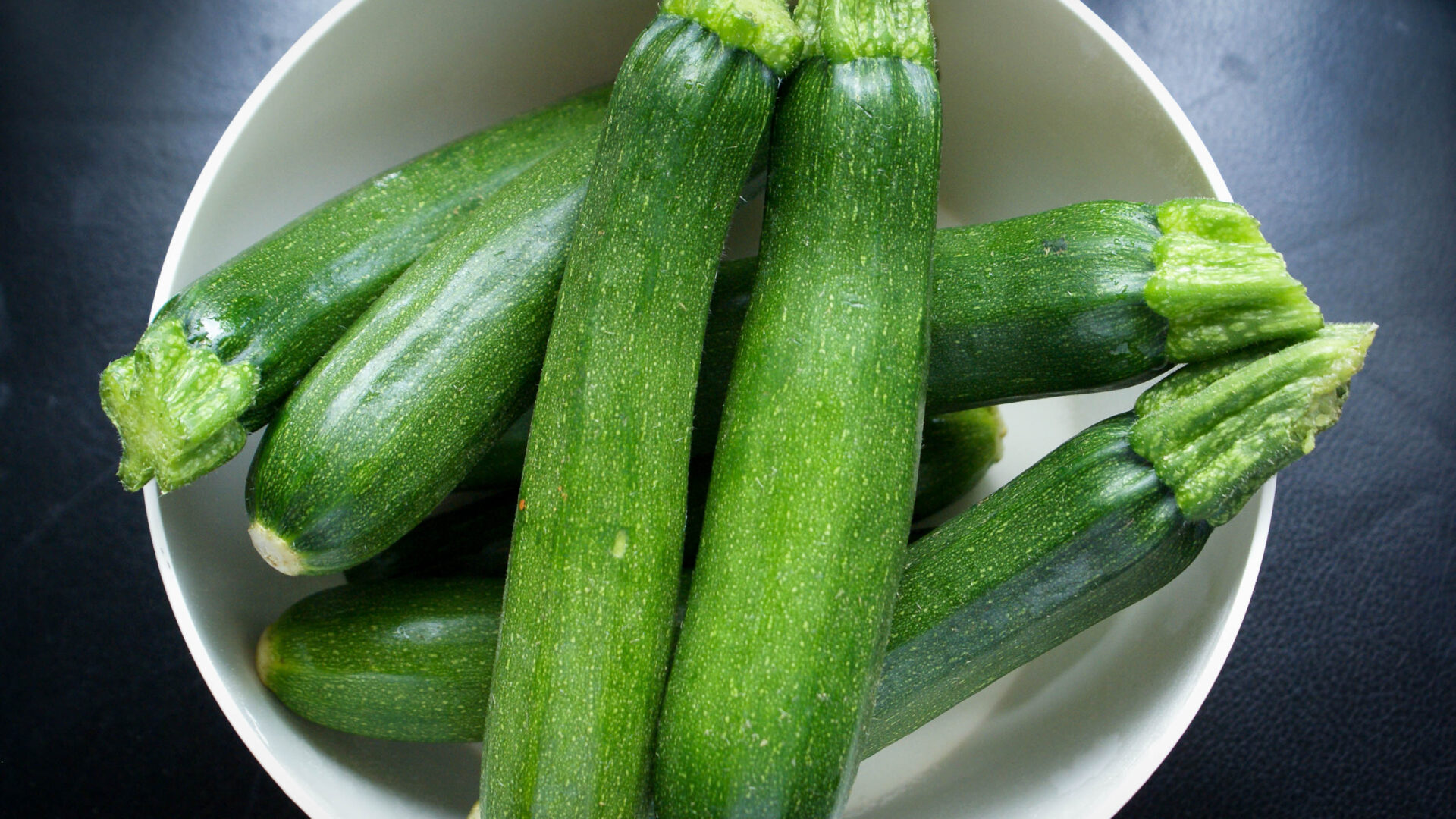 Courgettes in a bowl