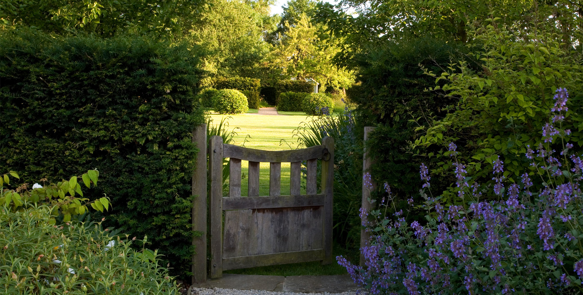 country gate in the cotswolds