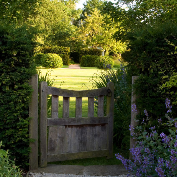 country gate in the cotswolds