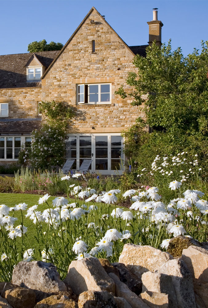 Wall and house in the Cotswolds