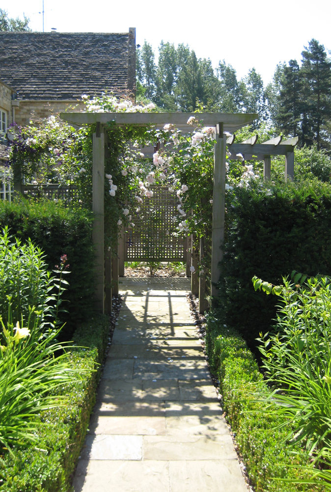 pergola in cotswolds