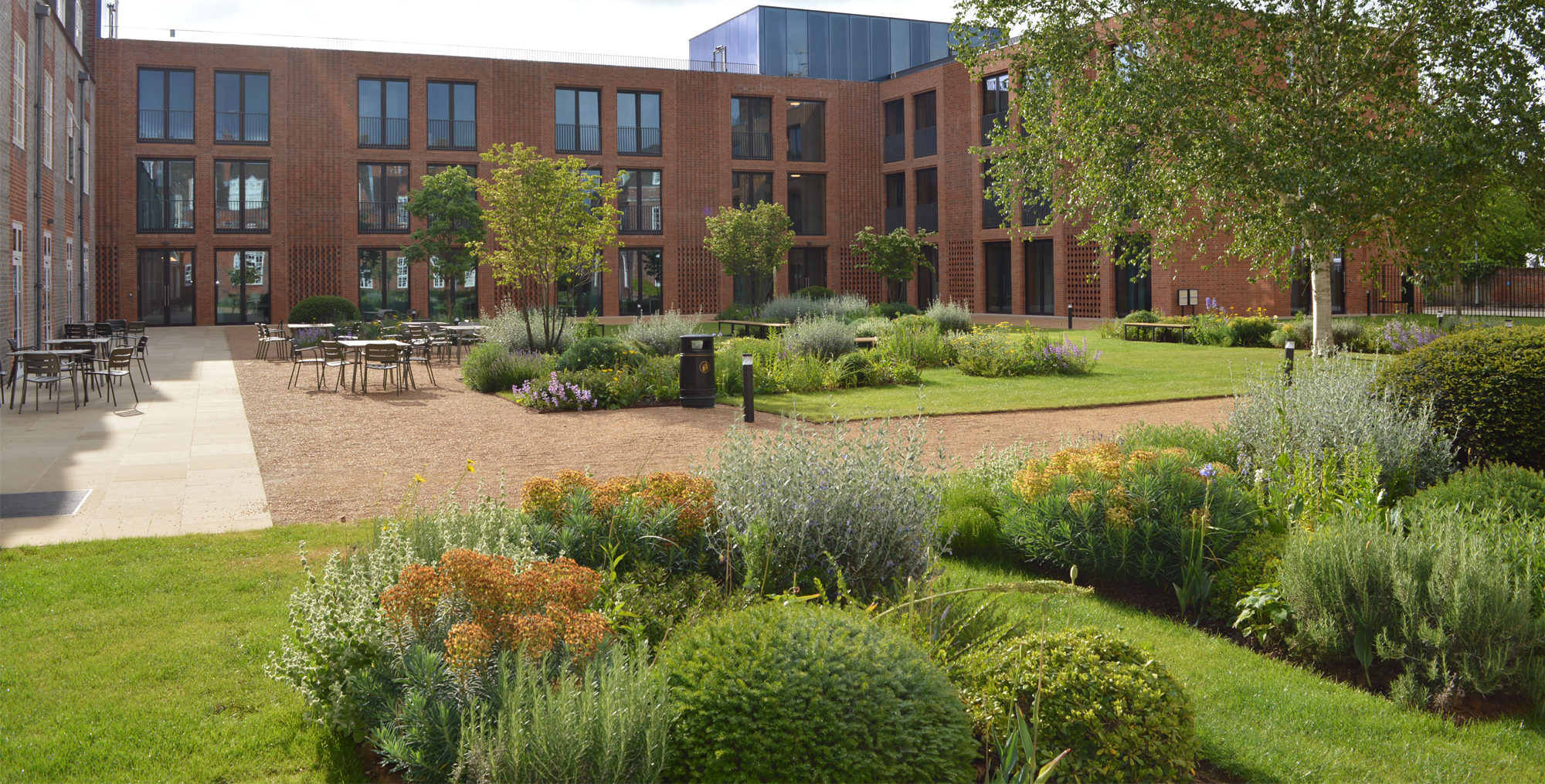 newnham college main courtyard