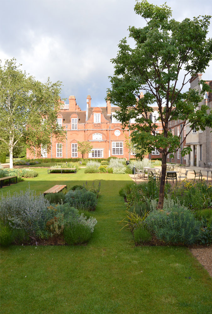newnham college central courtyard