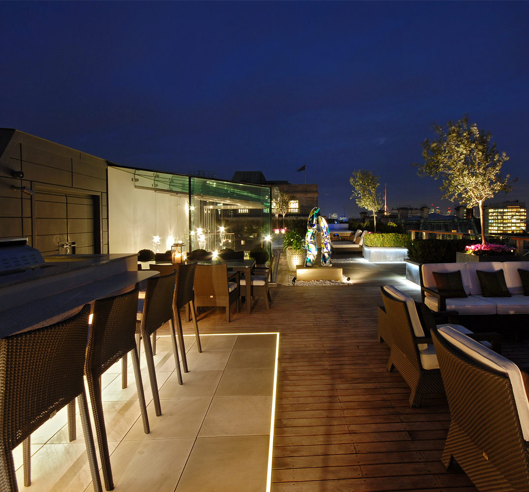 entertaining space in a london roof terrace