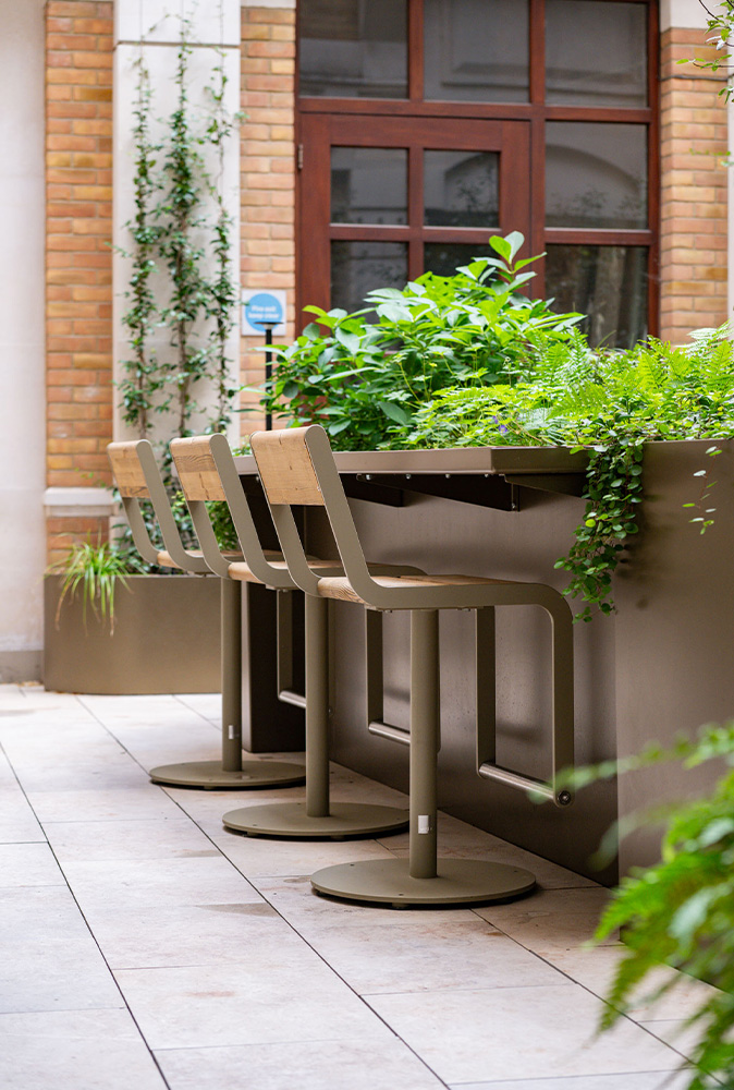 Commercial court yard seating city of London