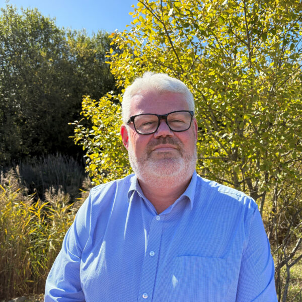 Simon Cummins
